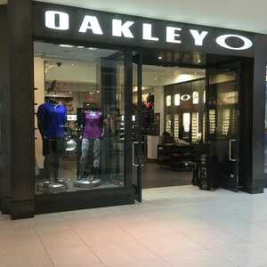 Oakley Store - Saint-Bruno-de-Montarville - Nextdoor