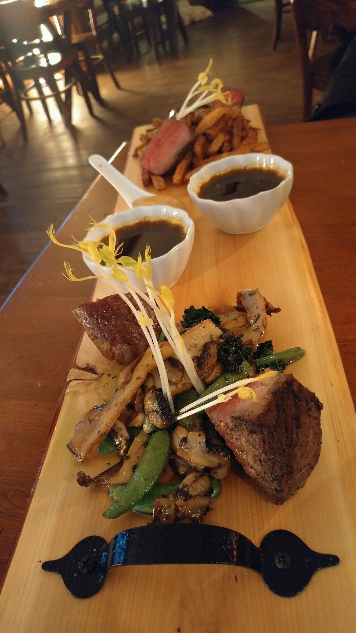 Le Rustique Resto Bar - Lac-Superieur - Nextdoor