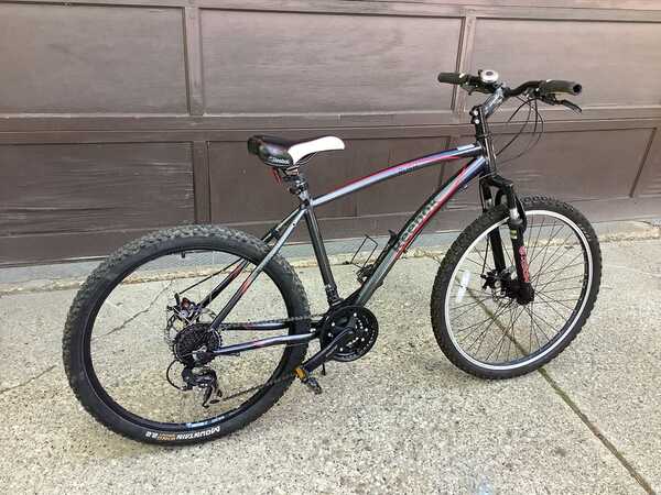 REEBOK RUSH 21 SPEED MOUNTAIN BIKE For 175 In Edmonton AB For