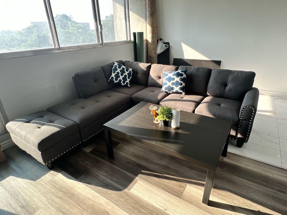 L Shaped Couch/Sofa For $650 In Montréal, QC For Sale Free