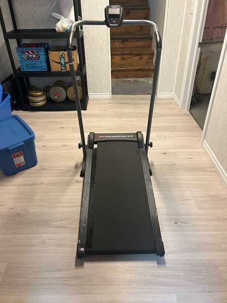 Manual Treadmill, Used For $30 In Catharines, ON For
