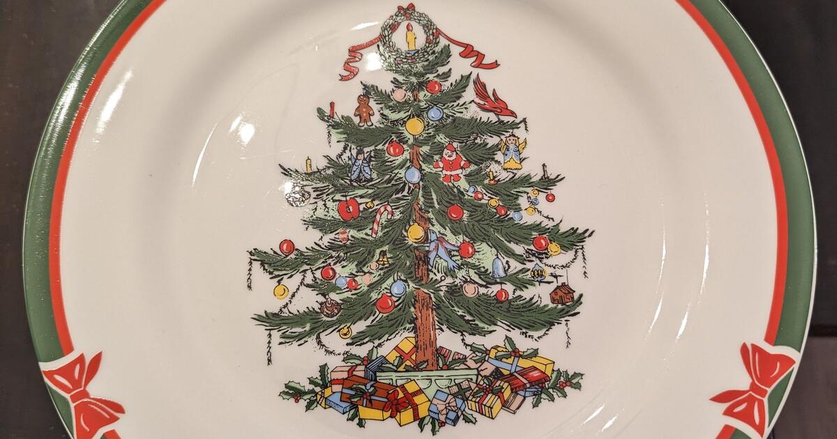 Ribbons And tree Twelve Porcelain Serving Dinner Plates for 35 in