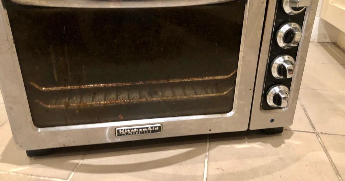 Older Kitchen Aid toaster oven for Free in Toronto, ON For Sale