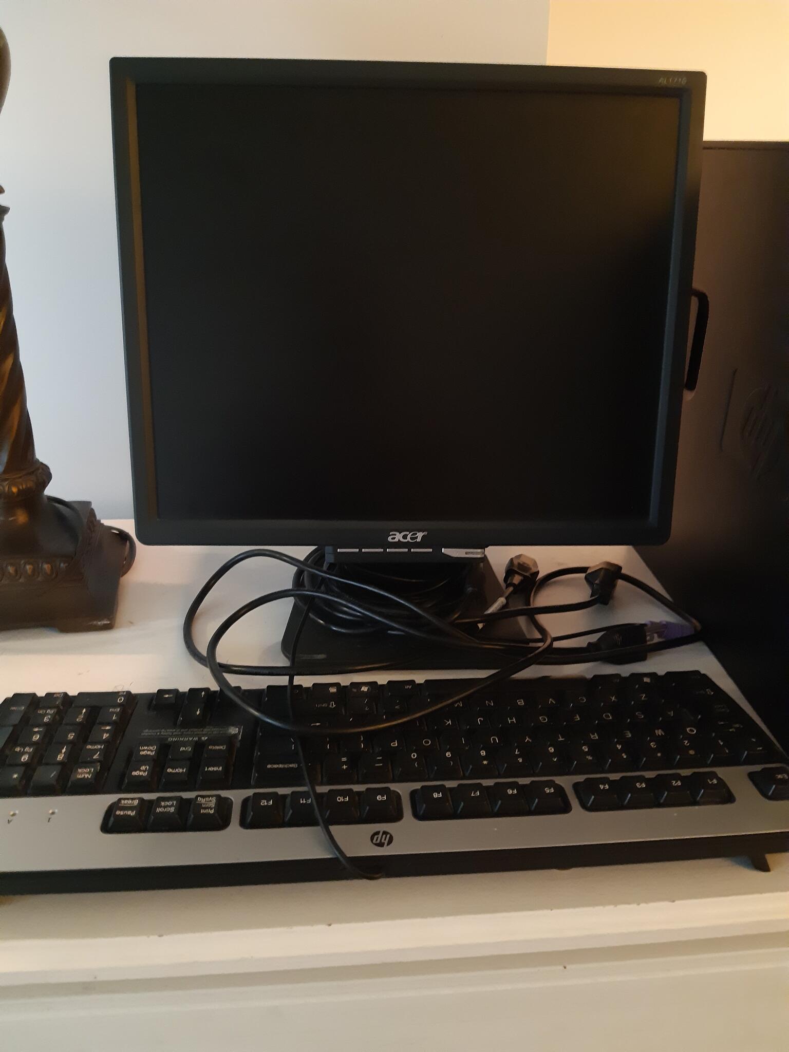 Desktop Computer, Monitor, Keyboard For $100 In Winnipeg, MB